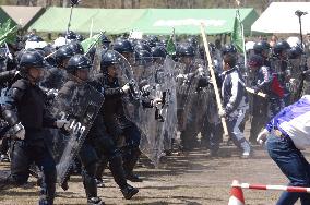 (2)Hokkaido police conduct drills for World Cup